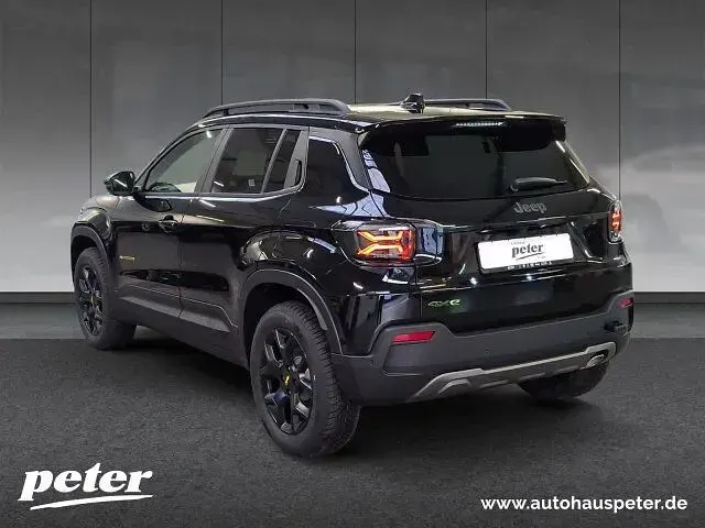 Neu Jeep Avenger North 146 PS (107 kW) 2026 Volcano black SUV