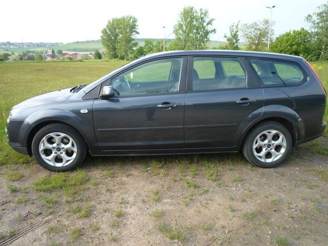 Gebraucht Ford Focus 101 PS (74 kW) 2007 Grau metallic Kombi