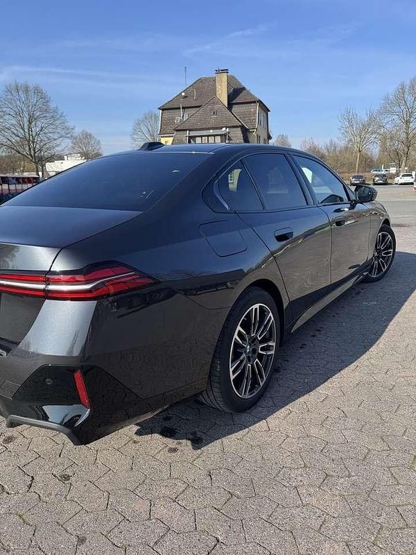 Gebraucht BMW 520 197 PS (144 kW) 2024 Limousine