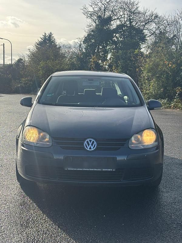 Blau Gebraucht 2004 VW Golf V Kleinwagen | 2.700 € (Fairer Preis) - Bild 1/4