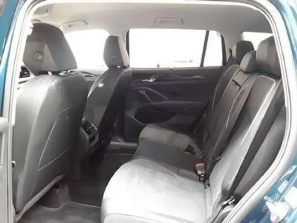 Gebraucht VW Tayron Elegance 204 PS (150 kW) 2025 Blau SUV