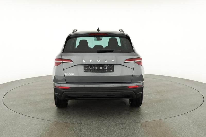 Graphite grau metallic Neu 2025 Skoda Karoq Selection SUV | 35.475 € (Fairer Preis) - Bild 1/4