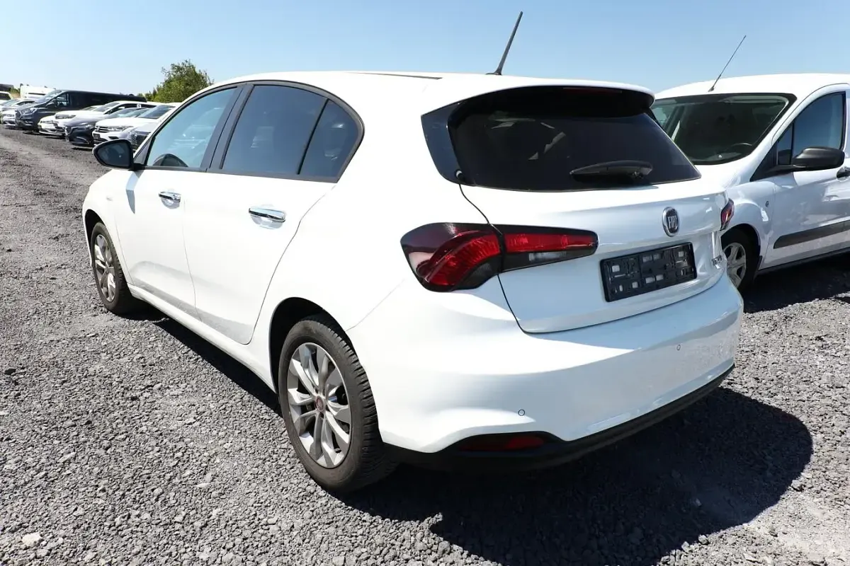 Gebraucht Fiat Tipo Easy 120 PS (88 kW) 2019 Bianco weiß Limousine
