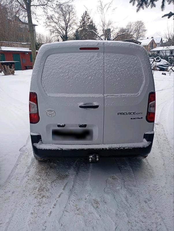 Gebraucht Toyota Proace City City 100 kW (136 PS) 2025 Weiß Van / Kleinbus