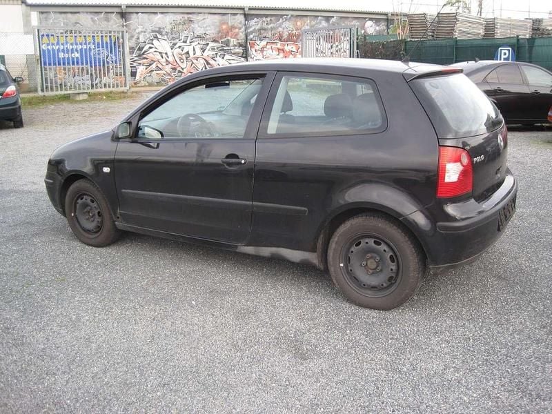 Gebraucht VW Polo 64 PS (47 kW) 2004 Schwarz Kleinwagen