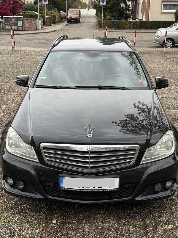 Gebraucht Mercedes C220 170 PS (125 kW) 2012 Schwarz Kombi