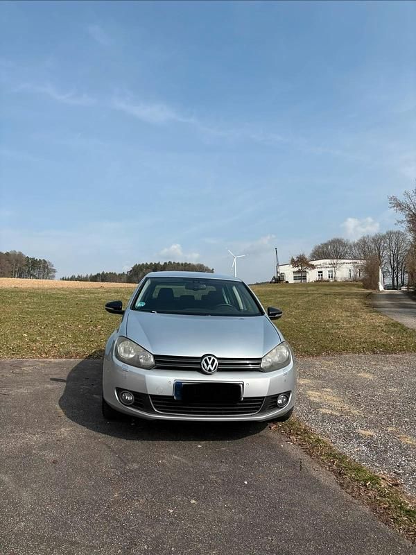 Gebraucht VW Golf VI 105 PS (77 kW) 2011 Silber Kleinwagen