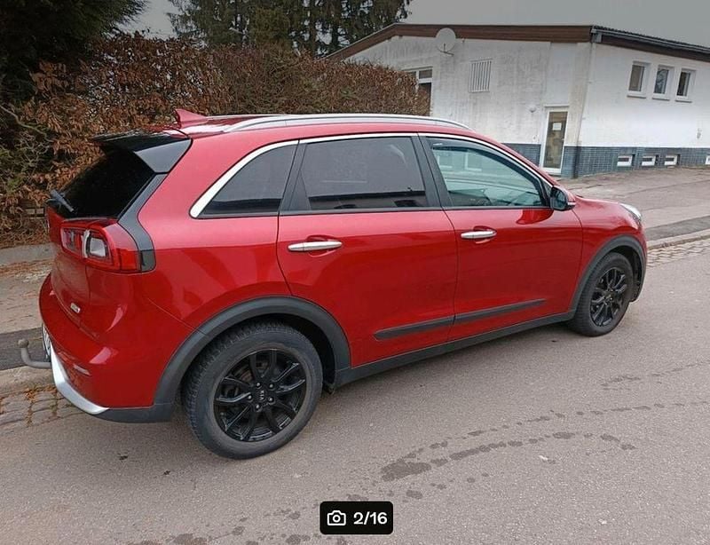 Gebraucht Kia Niro Vision 141 PS (103 kW) 2019 Rot SUV