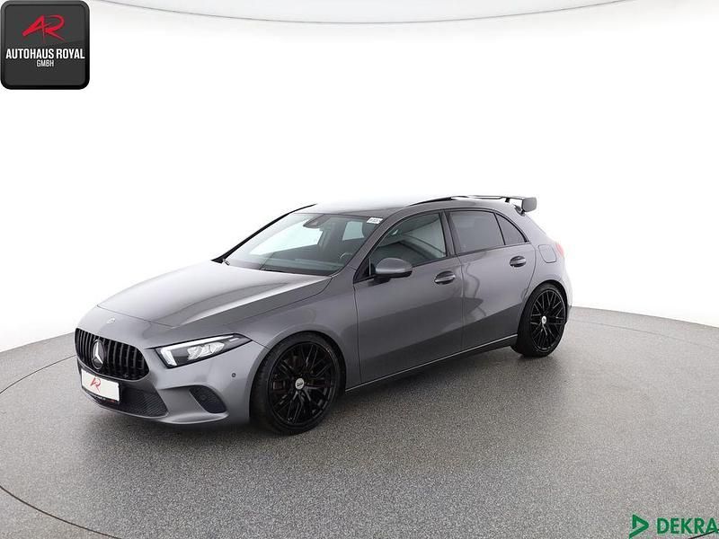 Grau (metallic) Gebraucht 2020 Mercedes A250 Limousine | 24.880 € (Fairer Preis) - Bild 1/4