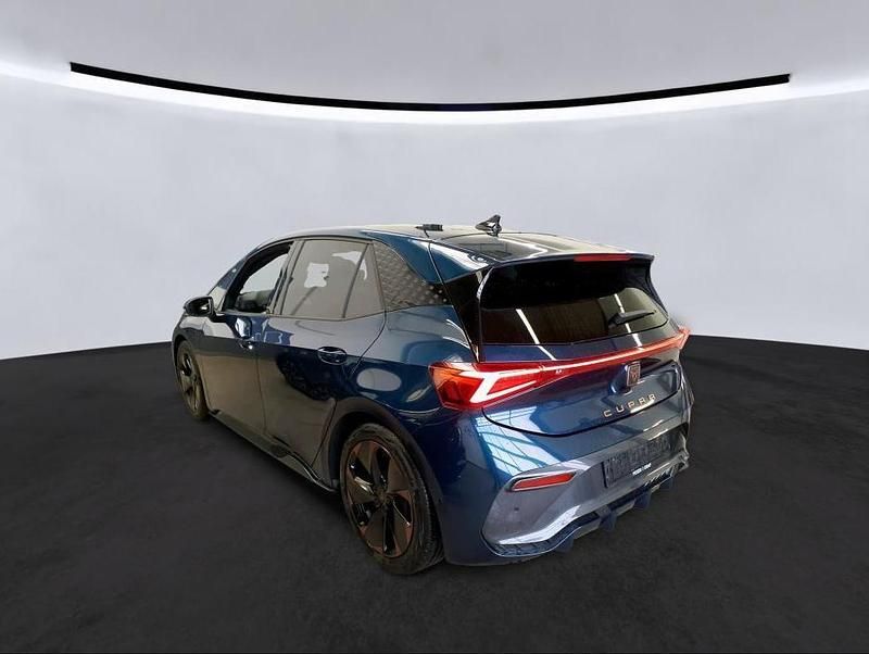 Second-hand Cupra Born e-Boost 169 kW (231 CP) 2024 Albastru Hatchback