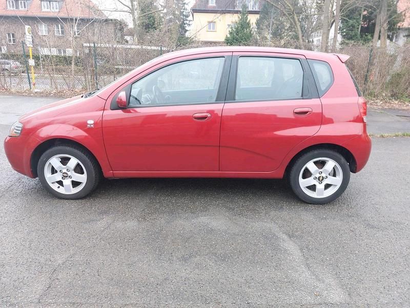 Gebraucht Chevrolet Kalos 100 PS (73 kW) 2007 Rot Limousine