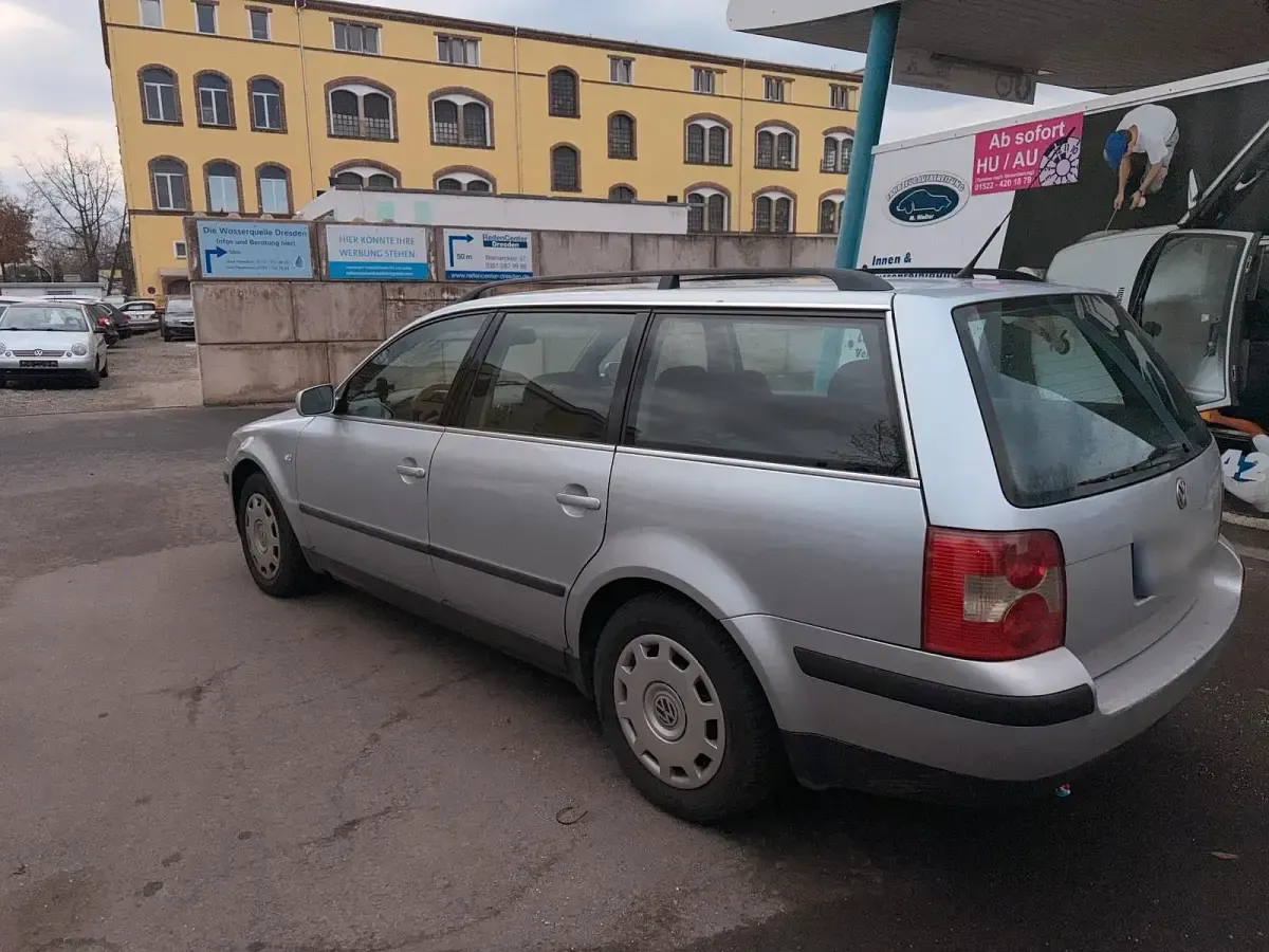 Gebraucht VW Passat 131 PS (96 kW) 2001 Silber Kombi
