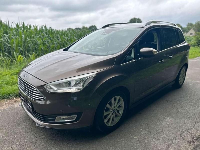 Caribou Gebraucht 2018 Ford Grand C-Max Titanium Van / Kleinbus | 9.999 € (Fairer Preis) - Bild 1/4