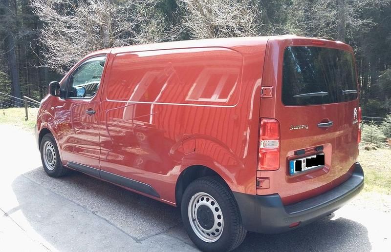 Used Citroën Jumpy 122 HP (89 kW) 2018 Orange Minivan