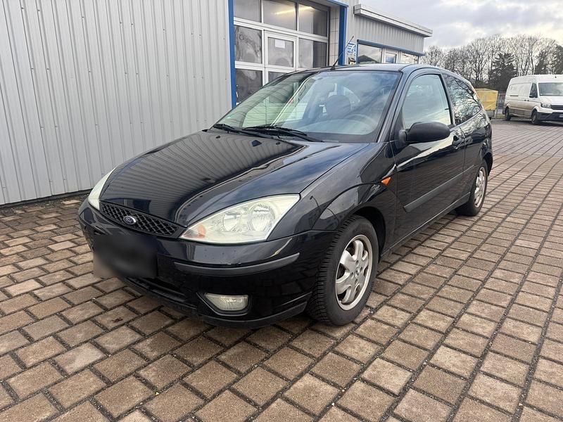 Second-hand Ford Focus 101 CP (74 kW) 2004 Negru Hatchback