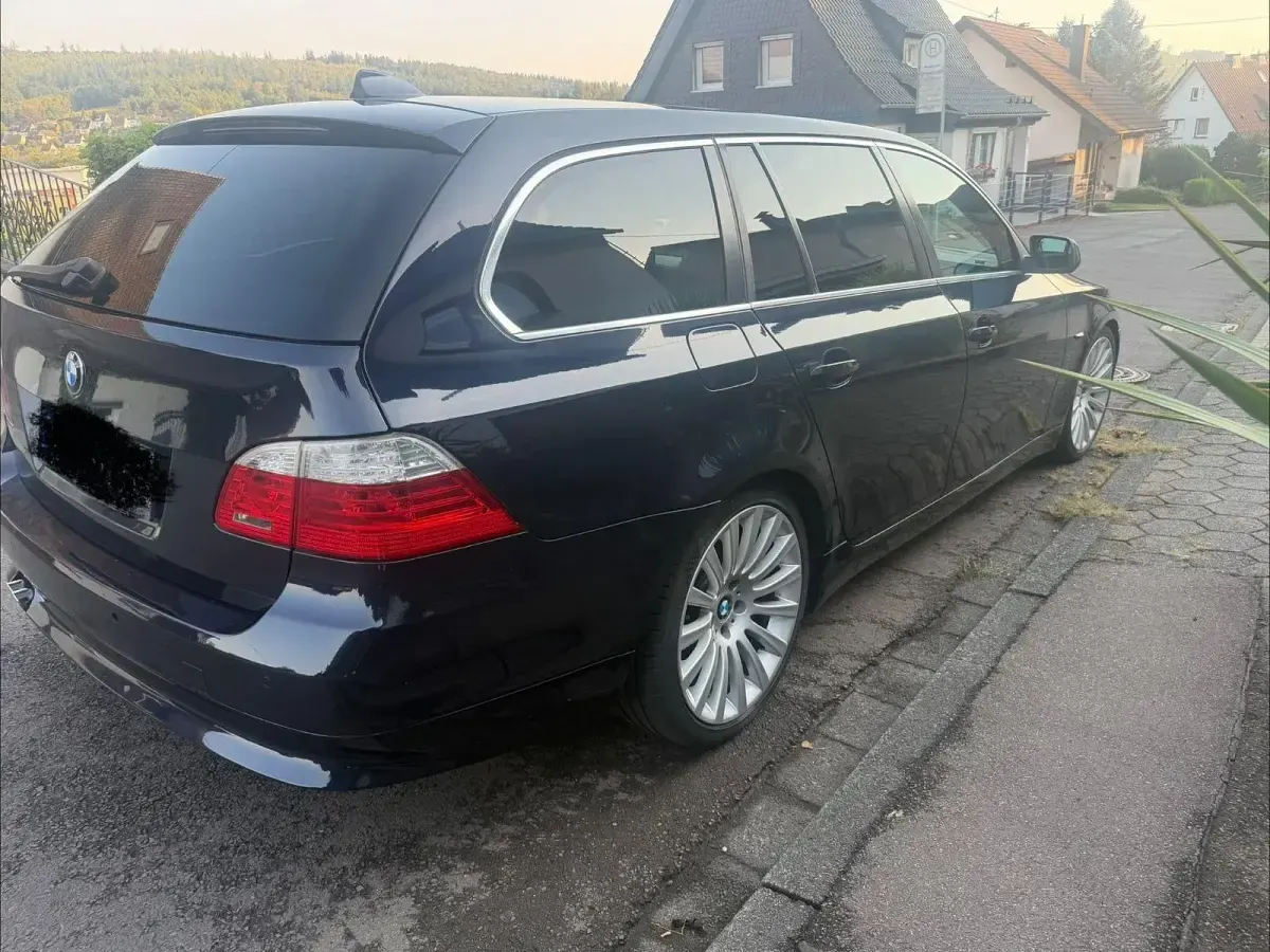 Gebraucht BMW 525 Sport Line 197 PS (144 kW) 2007 Blau Kombi