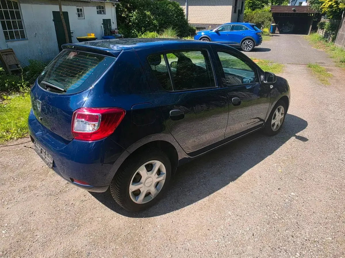 Gebraucht Dacia Sandero 75 PS (55 kW) 2015 Blau Limousine