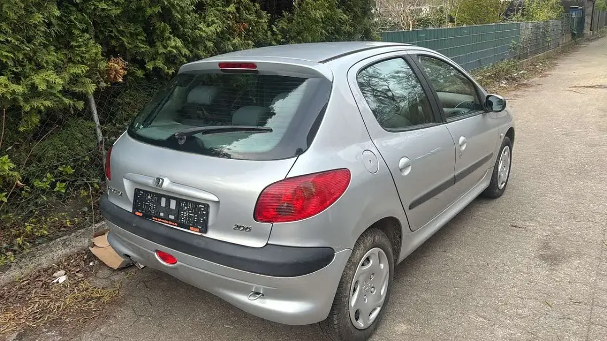 Gebraucht Peugeot 206 60 PS (44 kW) 2002 Limousine