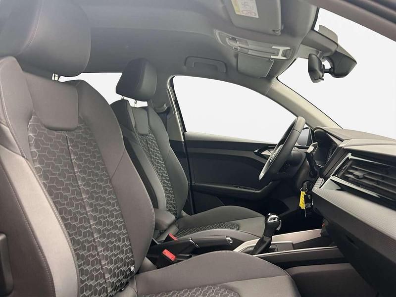 Second-hand Audi A1 Advanced 116 CP (85 kW) 2025 Negru SUV