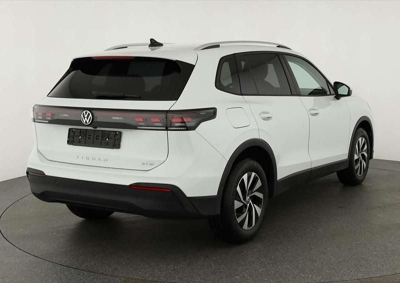 Pure white Neu 2025 VW Tiguan Life SUV | 39.895 € (Guter Preis) - Bild 1/4