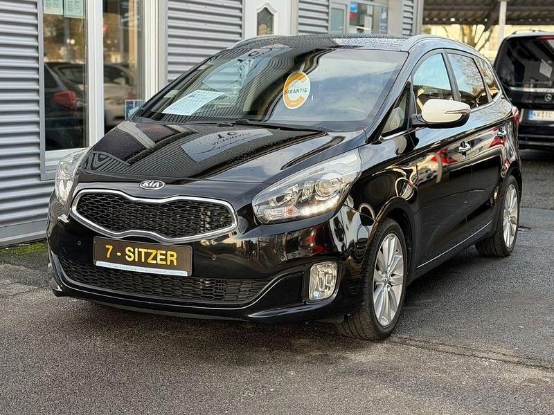 Schwarz Gebraucht 2014 Kia Carens Spirit Van / Kleinbus | 10.750 € (Etwas zu teuer) - Bild 1/4
