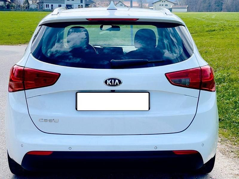 Usado Kia Ceed Platinum Edition 135 HP (99 kW) 2018 Branco Citadino