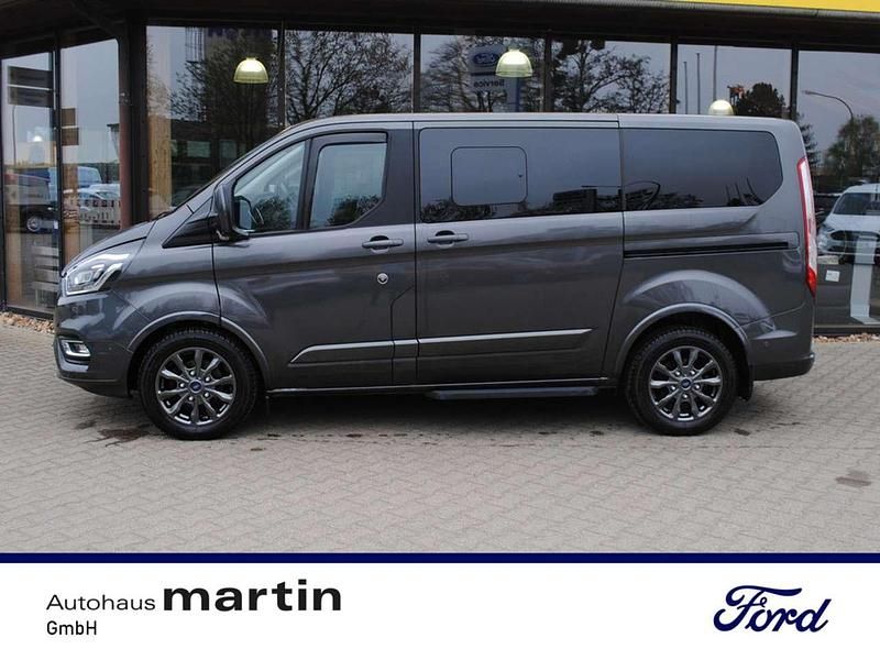 Magnetic grau Gebraucht 2023 Ford Tourneo Custom Titanium X Van | 38.990 € (Guter Preis) - Bild 1/1