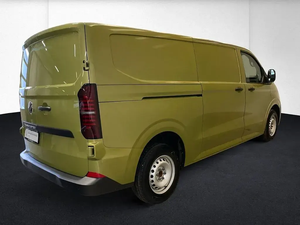 Neu VW T7 170 PS (125 kW) 2026 Grün Van