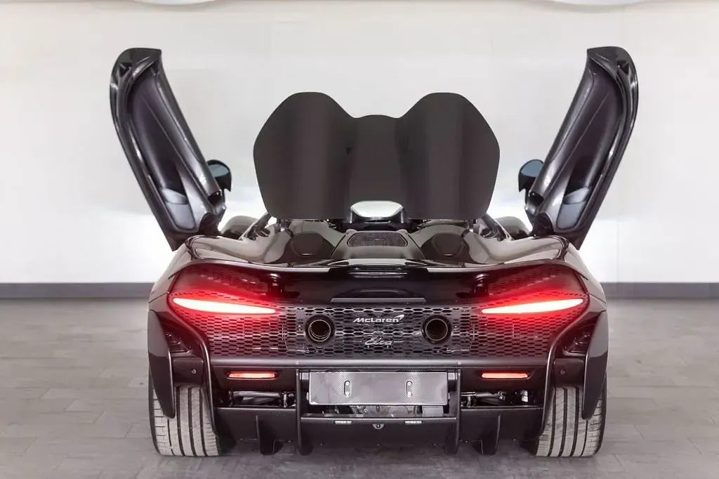 Gebraucht McLaren Elva 816 PS (600 kW) 2024 Grau Cabrio