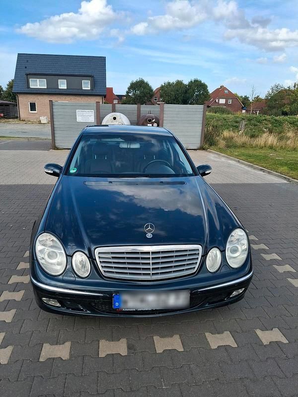 Gebraucht Mercedes E240 177 PS (130 kW) 2003 Blau Limousine