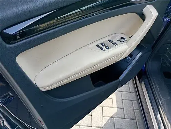 Gebraucht Audi Q5 Sportback Advanced Plus 204 PS (150 kW) 2023 Navarrablau metallic SUV