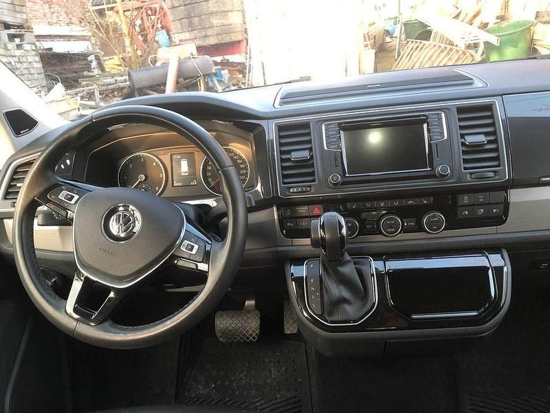 Gebraucht VW Multivan 204 PS (150 kW) 2016 Braun Van