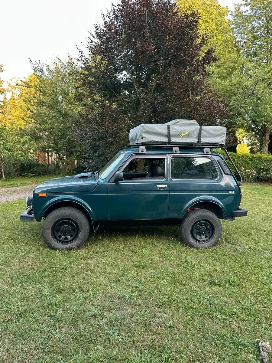 Gebraucht Lada niva 82 PS (60 kW) 2012 Grün SUV