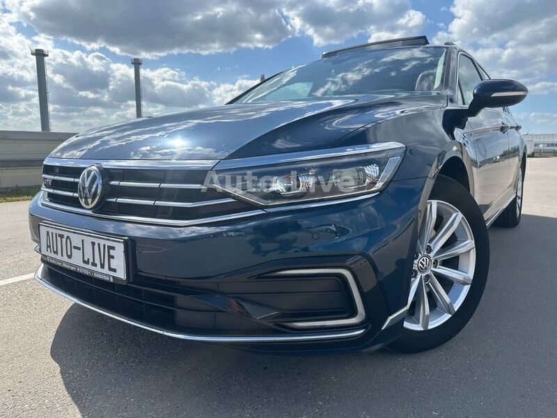 Blau Gebraucht 2020 VW Passat GTE Limousine | 20.990 € (Etwas zu teuer) - Bild 1/4