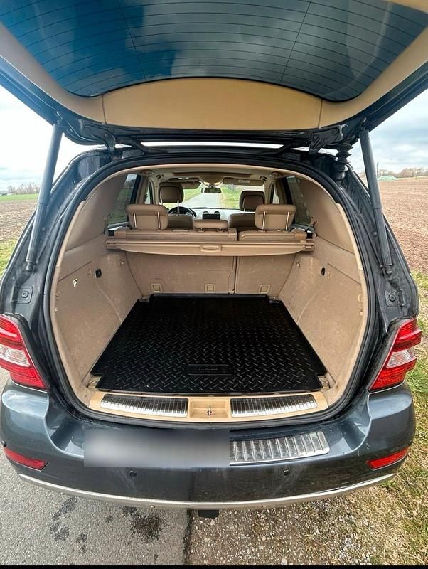 Gebraucht Mercedes ML350 272 PS (200 kW) 2010 Grau SUV