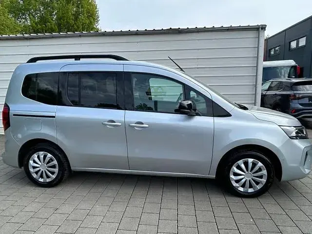 Gebraucht Nissan Townstar 360º 131 PS (96 kW) 2022 Silber metallic silber metallic Van / Kleinbus