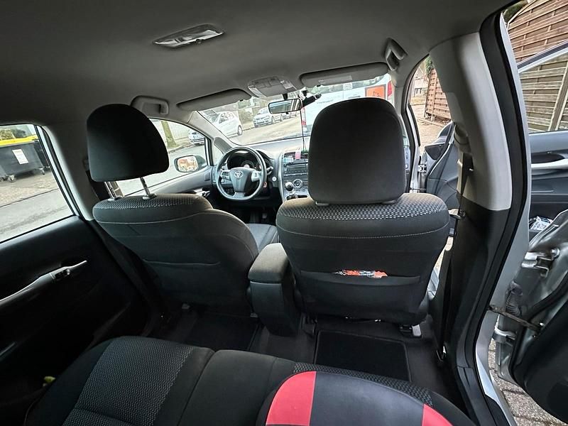 Gebraucht Toyota Auris 99 PS (72 kW) 2010 Grau Kleinwagen