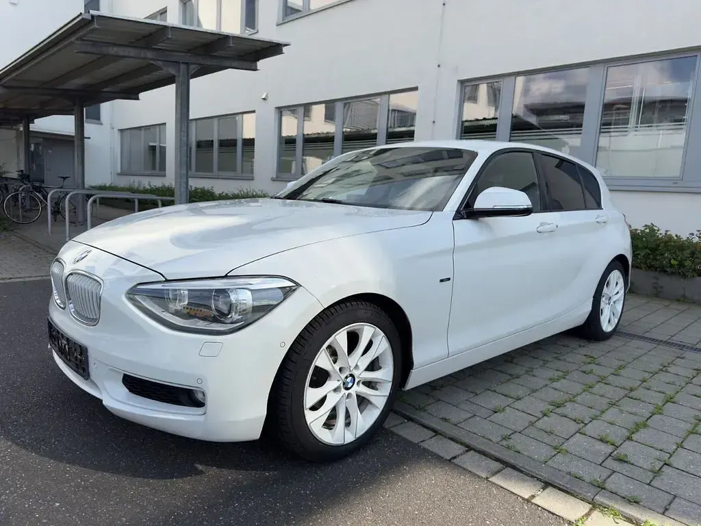 Gebraucht BMW 118 Sport Line 150 PS (110 kW) 2012 Weiß Kleinwagen