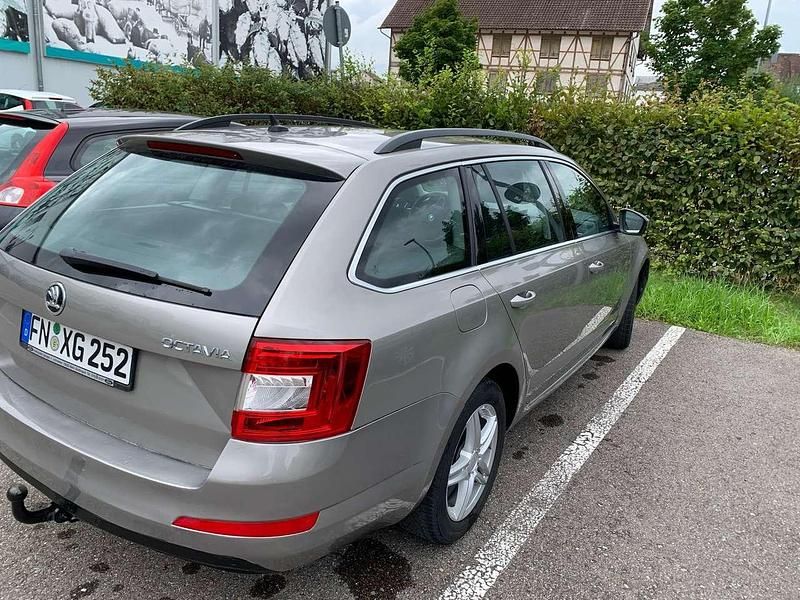 Gebraucht 2016 Skoda Octavia Solution Kombi | 9.000 € (Superpreis) - Bild 1/4