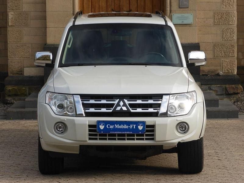Gebraucht Mitsubishi Pajero Edition 200 PS (147 kW) 2014 Weiß SUV