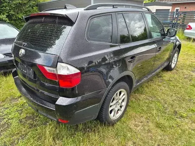 Gebraucht BMW X3 Lifestyle 177 PS (130 kW) 2010 Schwarz SUV