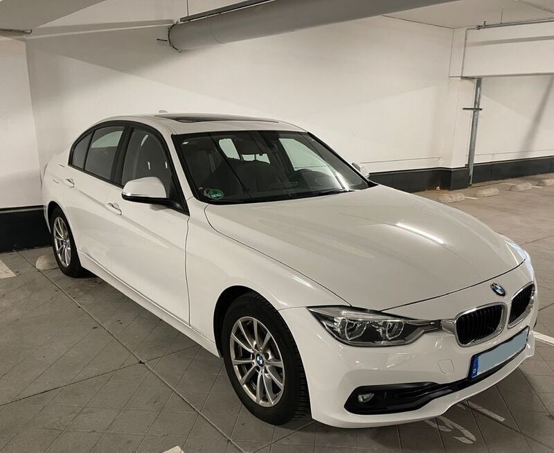 Weiß Gebraucht 2018 BMW 320 Efficient Dynamics Limousine | 12.000 € (Fairer Preis) - Bild 1/4
