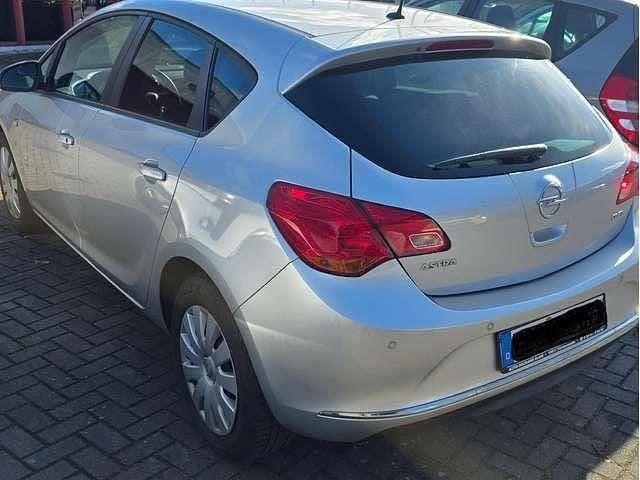 Gebraucht Opel Astra Edition 110 PS (80 kW) 2014 Other Limousine