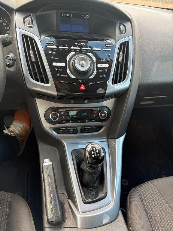 Gebraucht Ford Focus Champions Edition 101 PS (74 kW) 2012 Schwarz Limousine