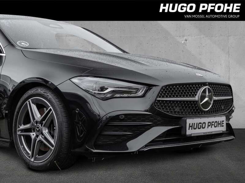 Gebraucht Mercedes CLA200 AMG line 163 PS (119 kW) 2024 Kosmosblack met Limousine