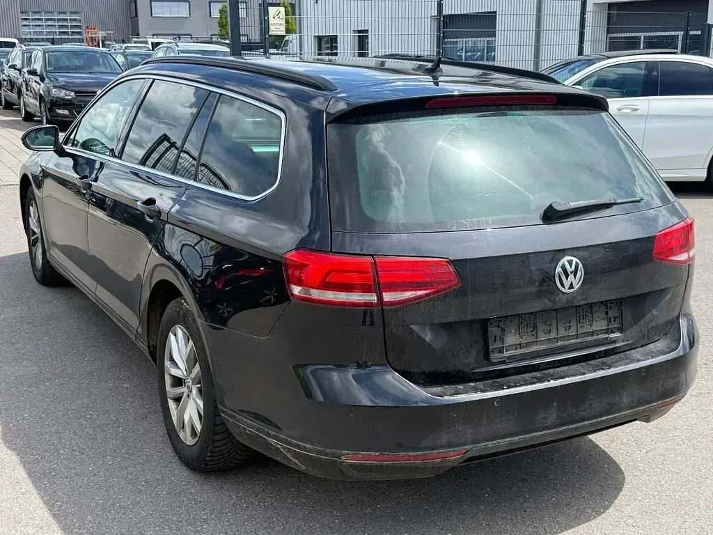 Second-hand VW Passat 150 CP (110 kW) 2018 Negru Break
