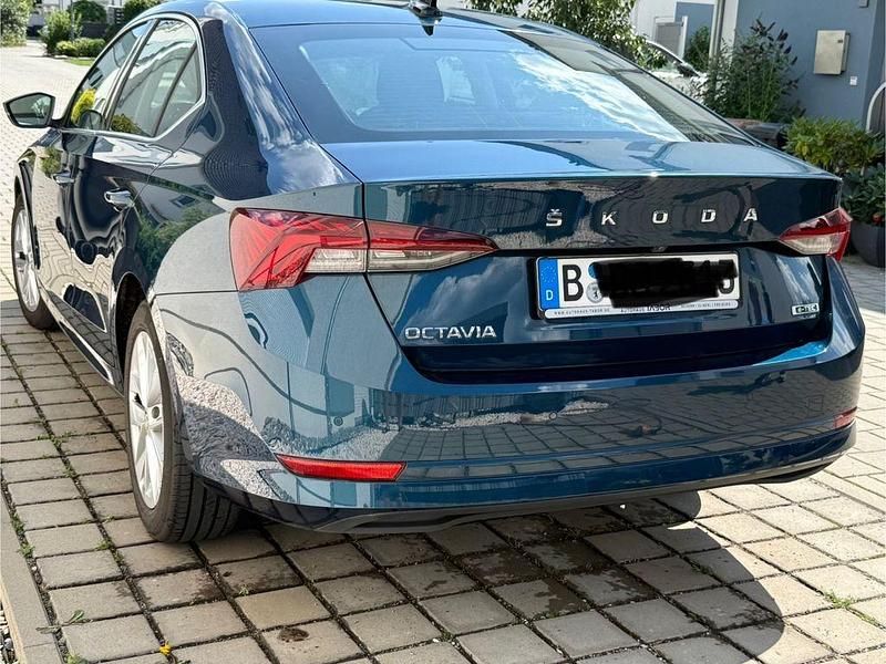 Blau Gebraucht 2023 Skoda Octavia Style Limousine | 22.999 € (Superpreis) - Bild 1/4