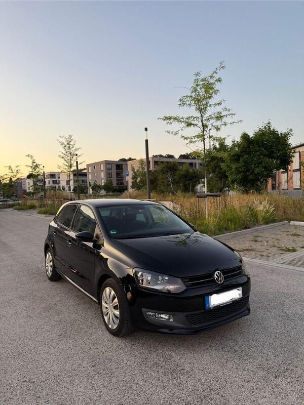 Schwarz Gebraucht 2011 VW Polo Team Kleinwagen | 3.490 € (Guter Preis) - Bild 1/4