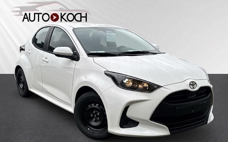 Weiß Gebraucht 2025 Toyota Yaris Hybrid Business Edition Limousine | 22.990 € (Guter Preis) - Bild 1/4