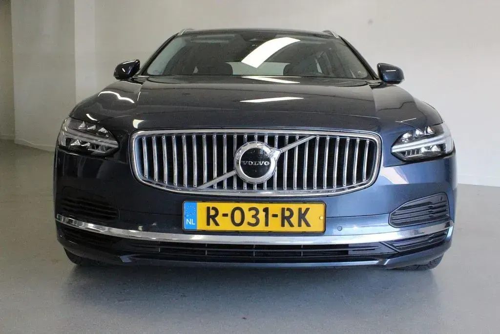Gebraucht Volvo V90 Core 2022 Blau Kombi